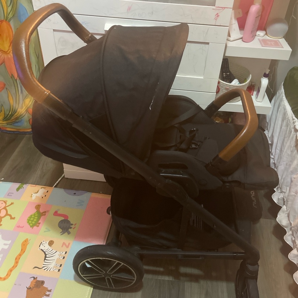 Black Stroller - Picture 3 of 11